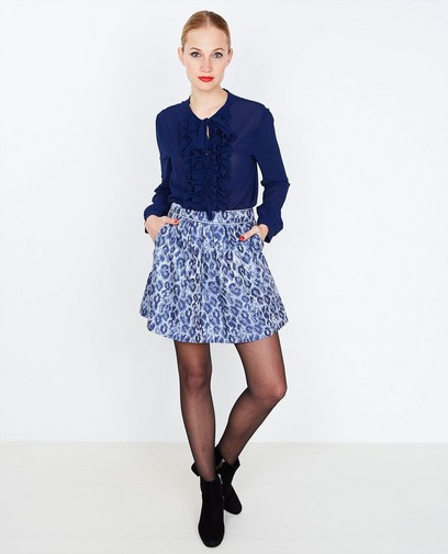 Koningsblauwe blouse met ruches Koningsblauwe blouse met ruches