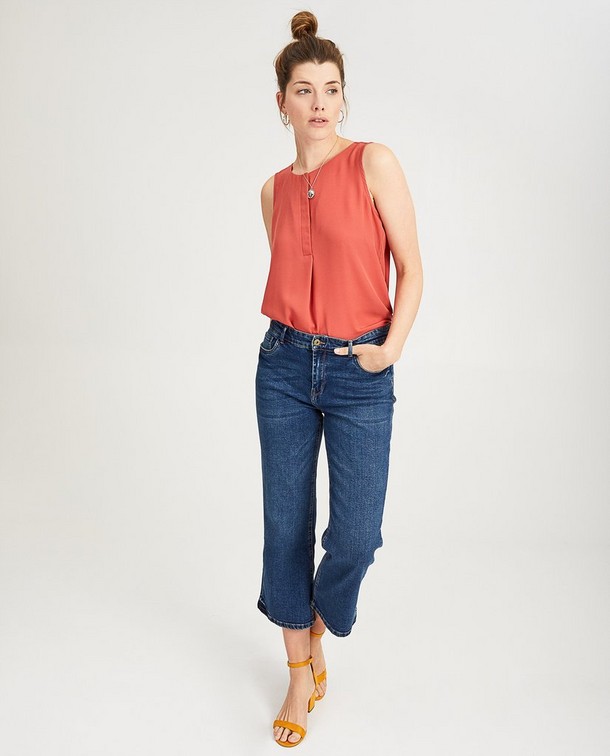 Une tenue décontractée avec une touche romantique Une tenue décontractée avec une touche romantique