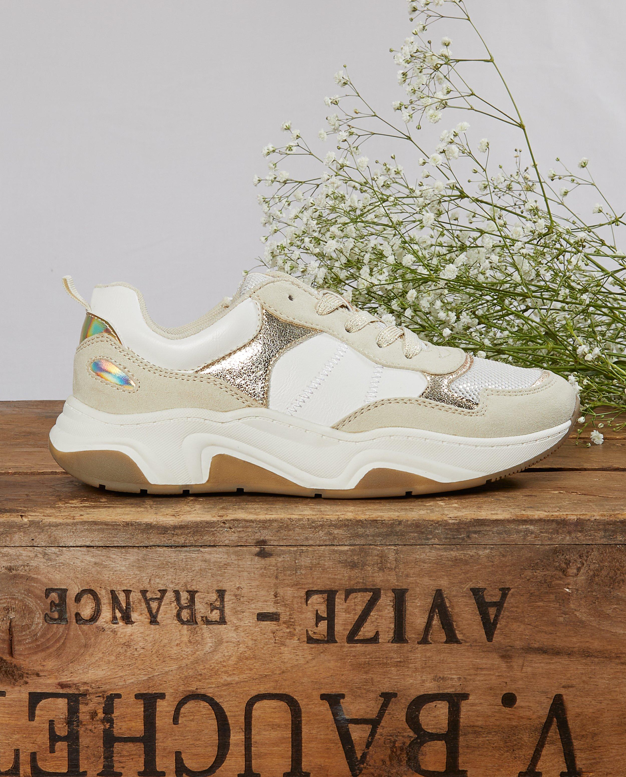Beige sneakers, maat 33-38
