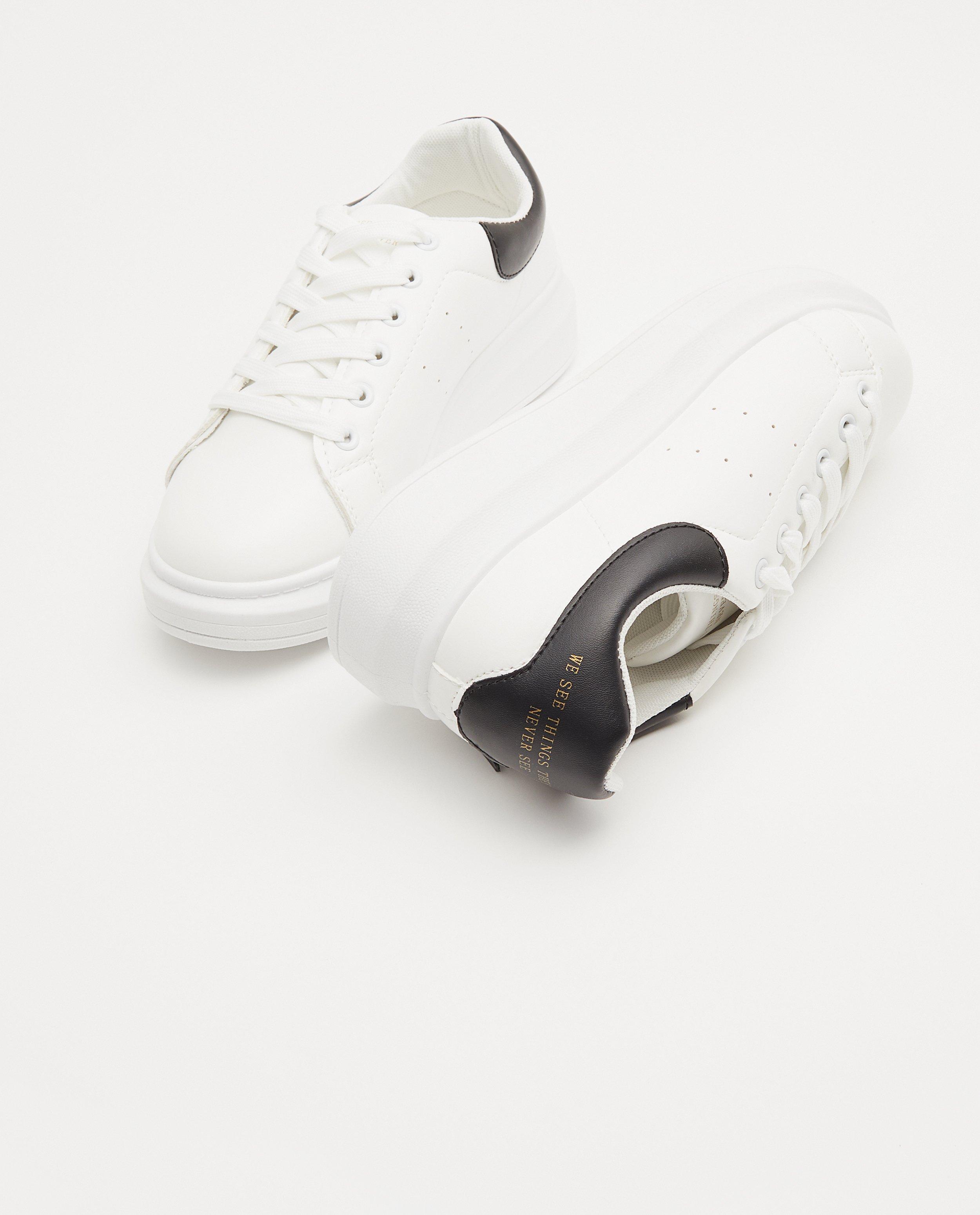 Witte sneakers, maat 36-41