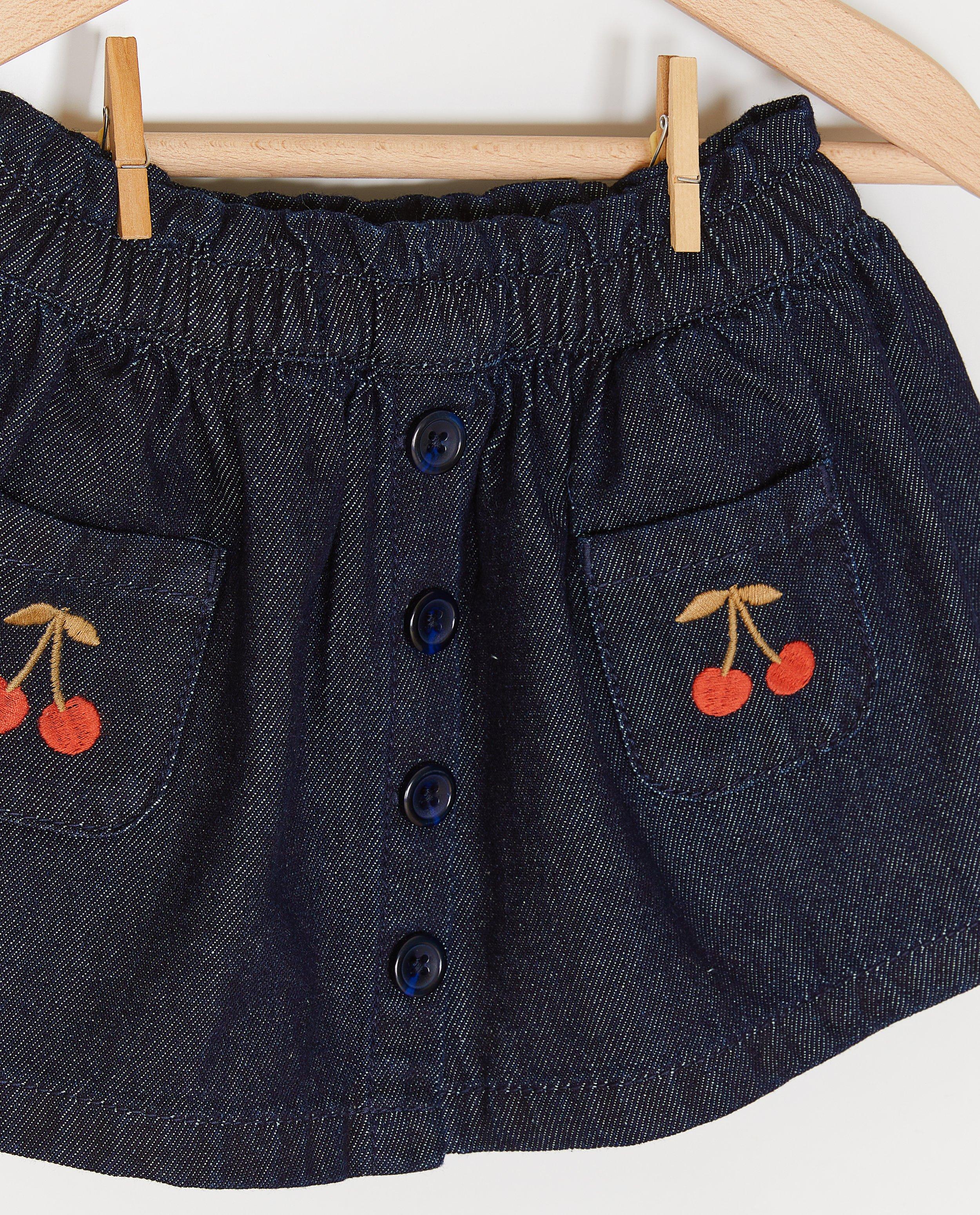 Rokken - Raw denim jeansrok met geborduurde kersen