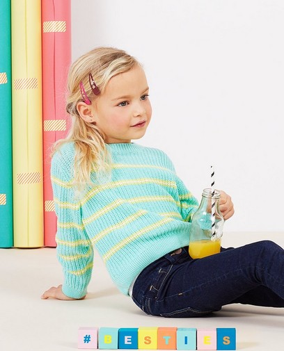 Un pull coloré pour les filles heureuses! Un pull coloré pour les filles heureuses!
