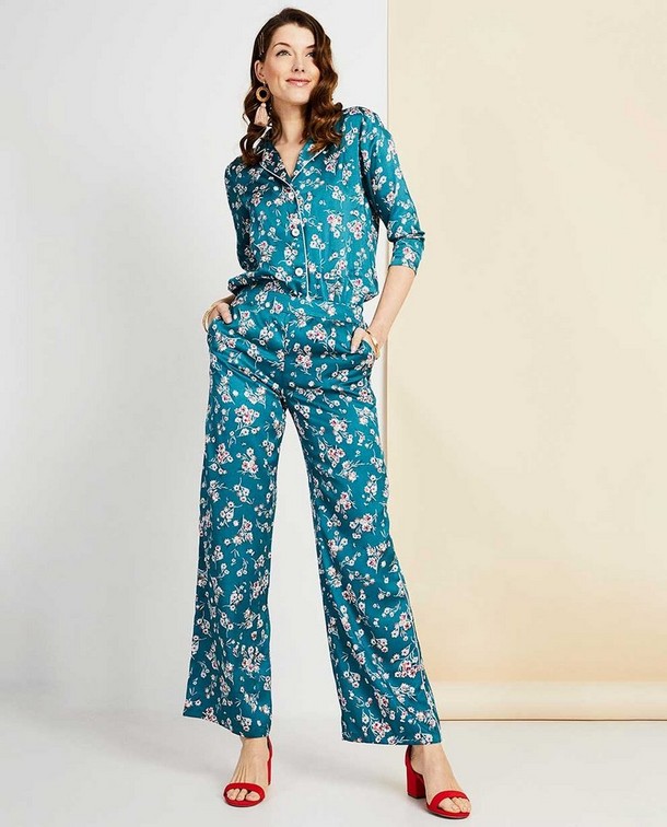 Tenue floral pour une soirée amusante Tenue floral pour une soirée amusante