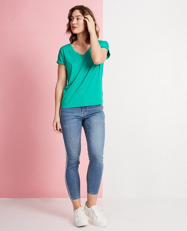 Un pop couleur dans votre tenue décontractée! Un pop couleur dans votre tenue décontractée!