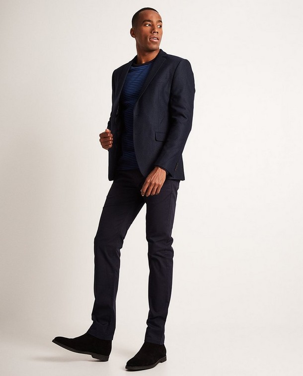 Un look festif pour une occasion spéciale! Un look festif pour une occasion spéciale!
