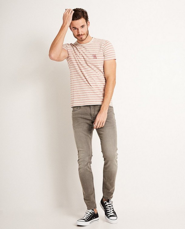 Good vibes only dans cette tenue à la mode! Good vibes only dans cette tenue à la mode!