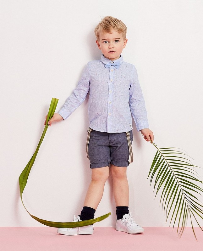 Trendy chique pour une tenue très festive! Trendy chique pour une tenue très festive!