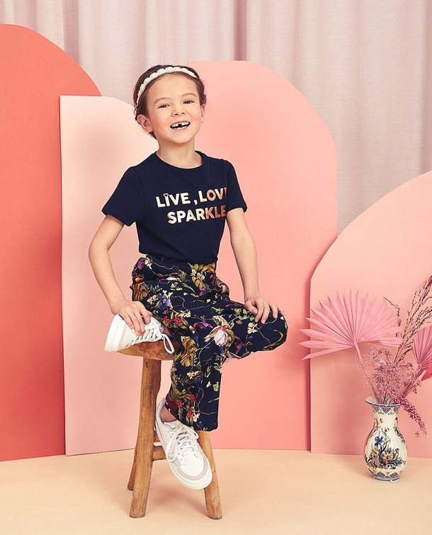 Live, love, sparkle Live, love, sparkle